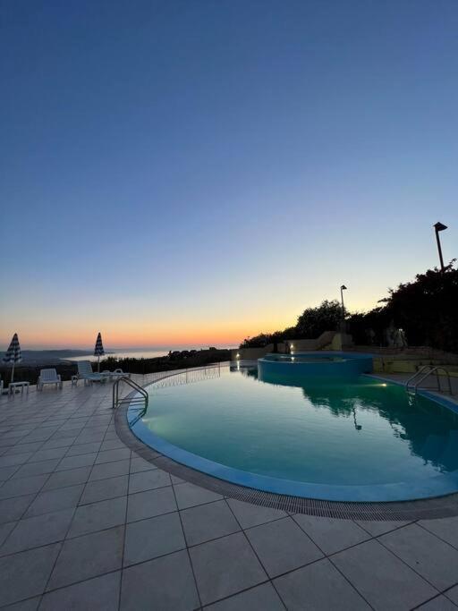 Casa Smeralda - Piscina E Vista Sul Mare! Trinità d'Agultu Eksteriør billede
